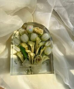 Khối hoa cưới hình vòm size L - calla, tulip, cát tường trắng