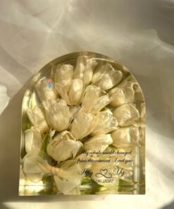 Khối hoa cưới hình vòm size M - tulip trắng