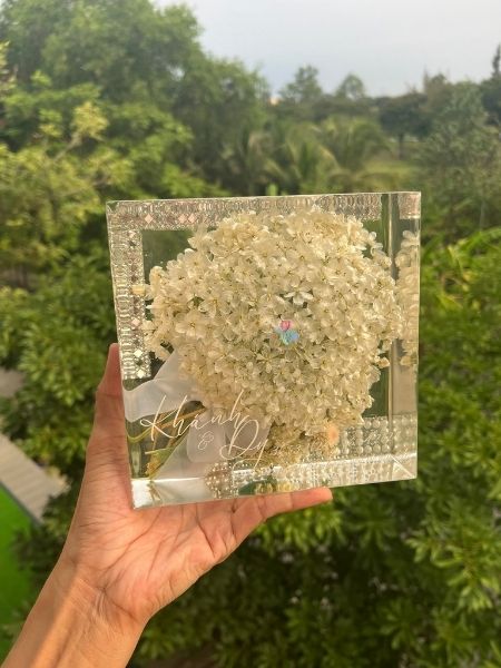 khối hoa cưới hình vuông
