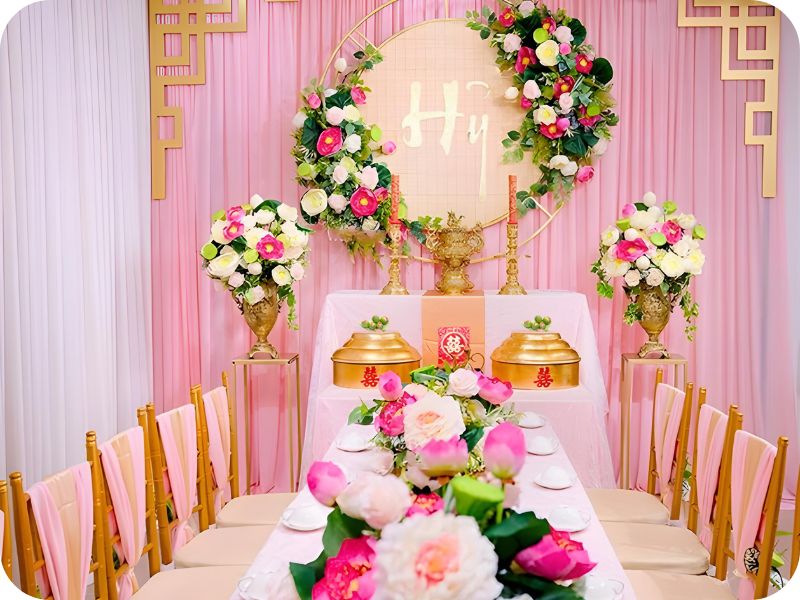 Mẫu 1 Trang Trí Bàn Gia Tiên Đám Hỏi Với Phong Cách Nhẹ Nhàng Và Đơn Giản