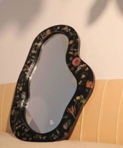 gương hoa cưới hình đám mây nền đen, hoa tự do
