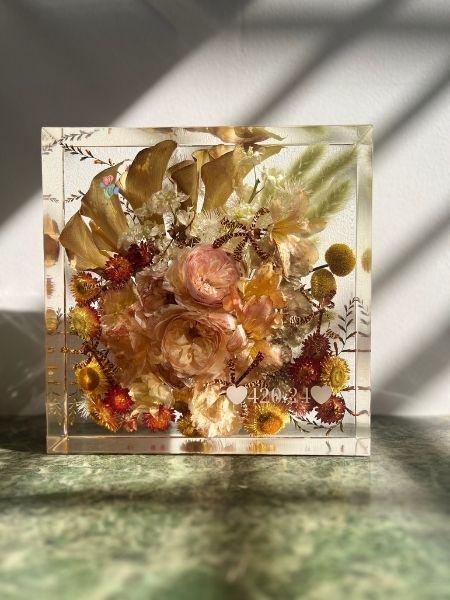 khối hoa cưới hình vuông