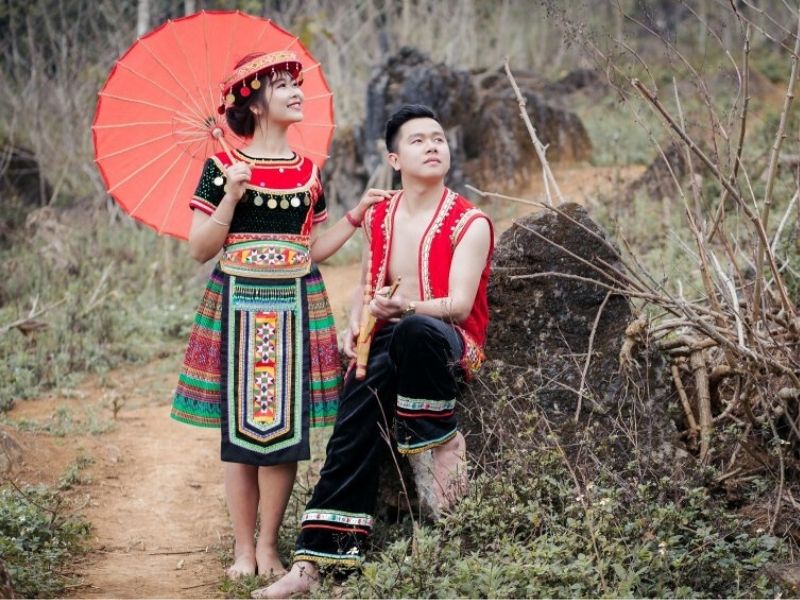 Trang phục cưới truyền thống của dân tộc H'Mông