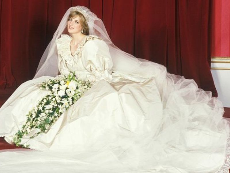 Váy Cưới của Công Nương Diana năm 1981