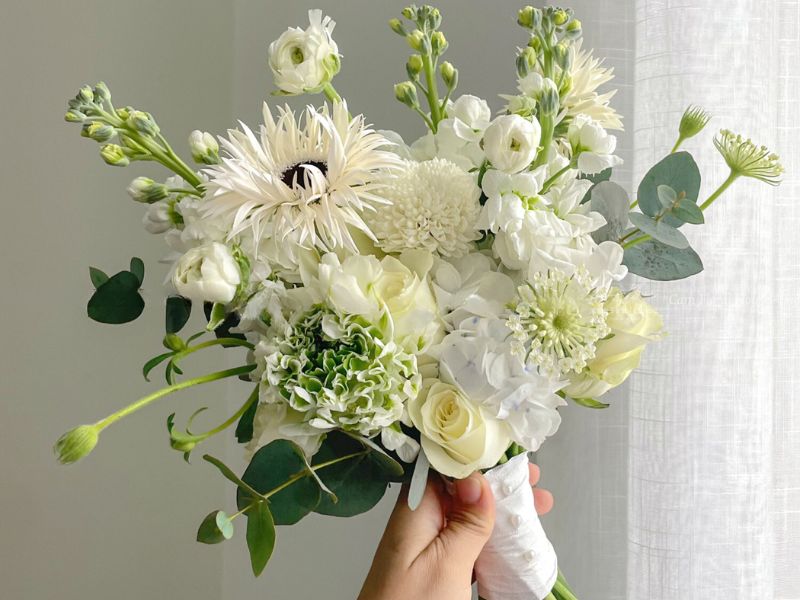 Chủ Đề Cổ Điển – Hoa Trắng Và Xanh