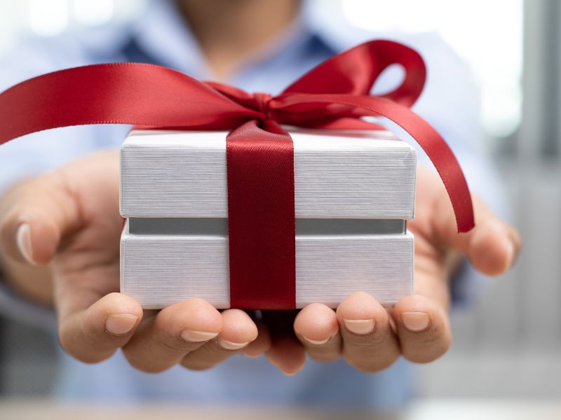 Quà tặng doanh nghiệp: không chỉ là một món quà