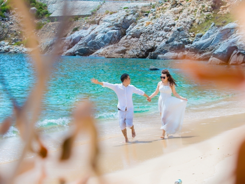 Cặp đôi đi du lịch lãng mạn